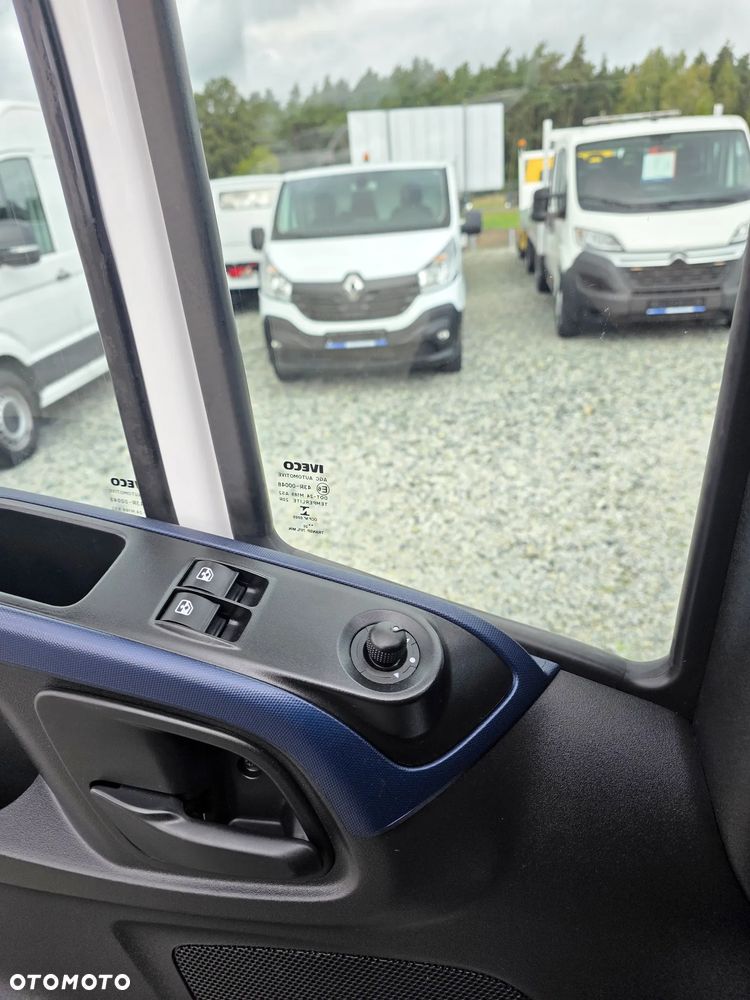 Iveco IVECO 35-180 3.0 HPI 180 KONNY ŚREDNI WYSOKI AUTOMAT 8 BIEGOWY HIMATIC KLIMA NAVIGACJA GWARANCJA WEBASTO - 17