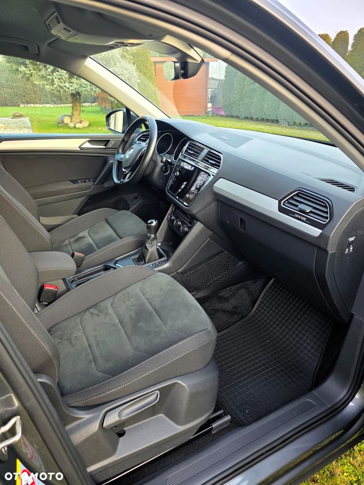 Volkswagen Tiguan - 10