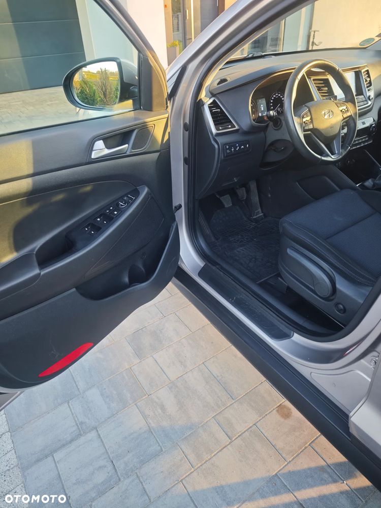Hyundai Tucson blue 1.6 GDi 2WD Intro Edition - 15