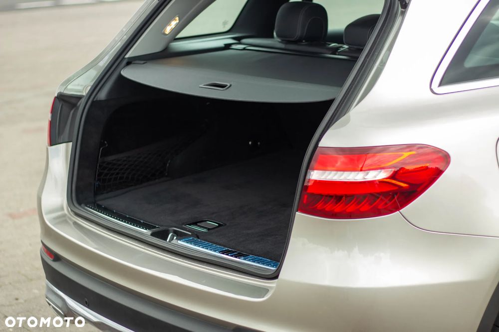 Mercedes-Benz GLC - 29