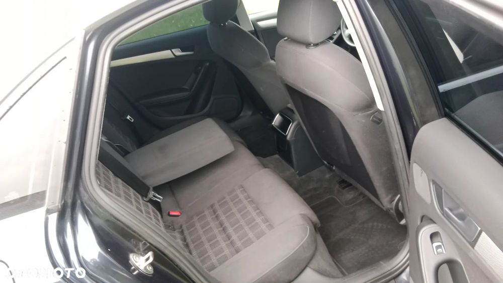 Audi A4 Limousine - 16