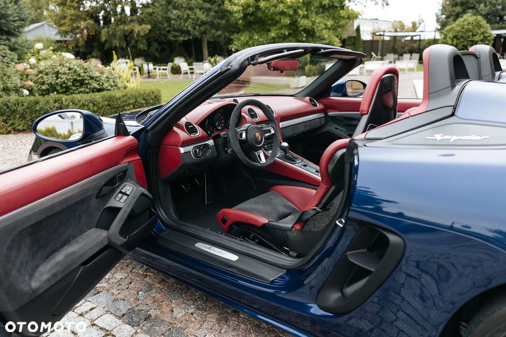 Porsche 718 Boxster Spyder - 12