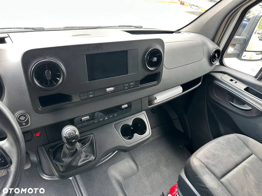 Mercedes-Benz Sprinter Lamar 319 - 13