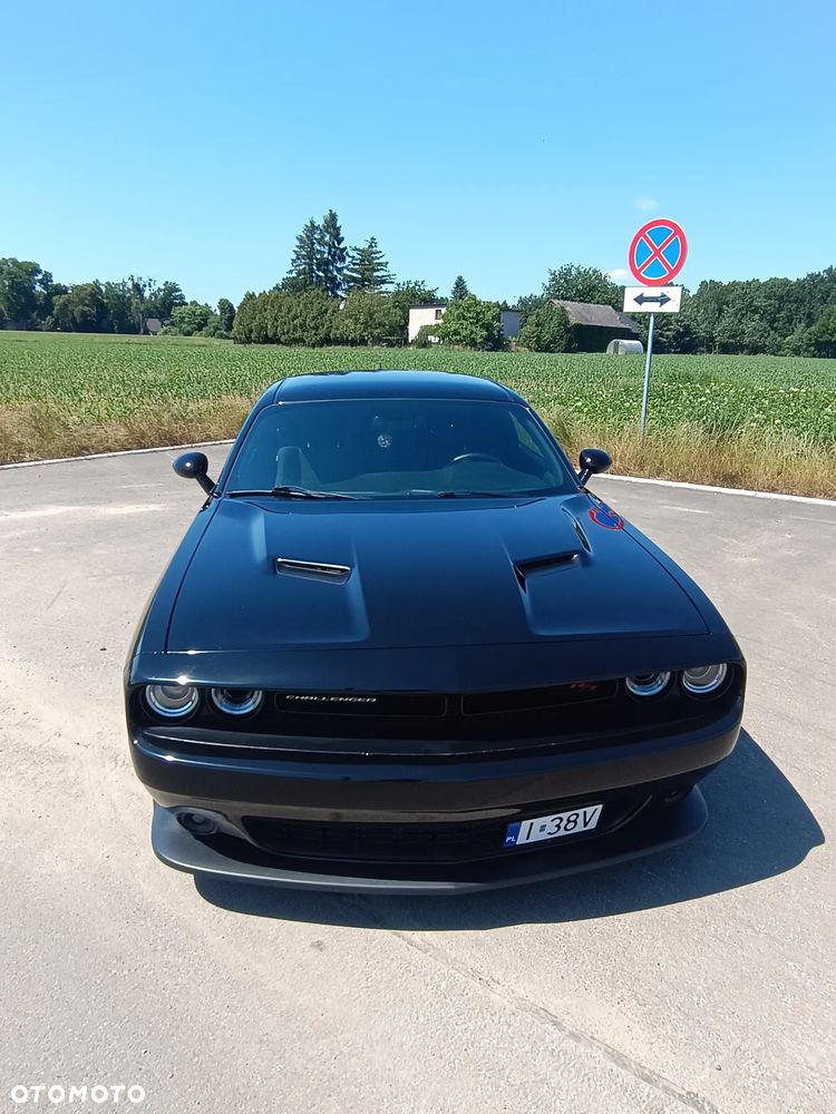Dodge Challenger - 8