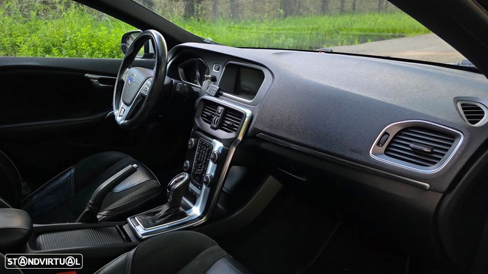 Volvo V40 1.6 D2 R-Design Powershift - 36