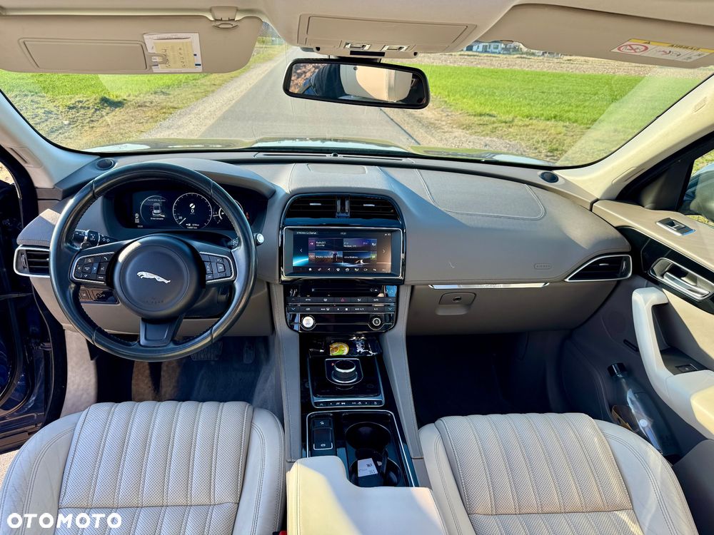 Jaguar F-Pace 20d AWD Pure - 37