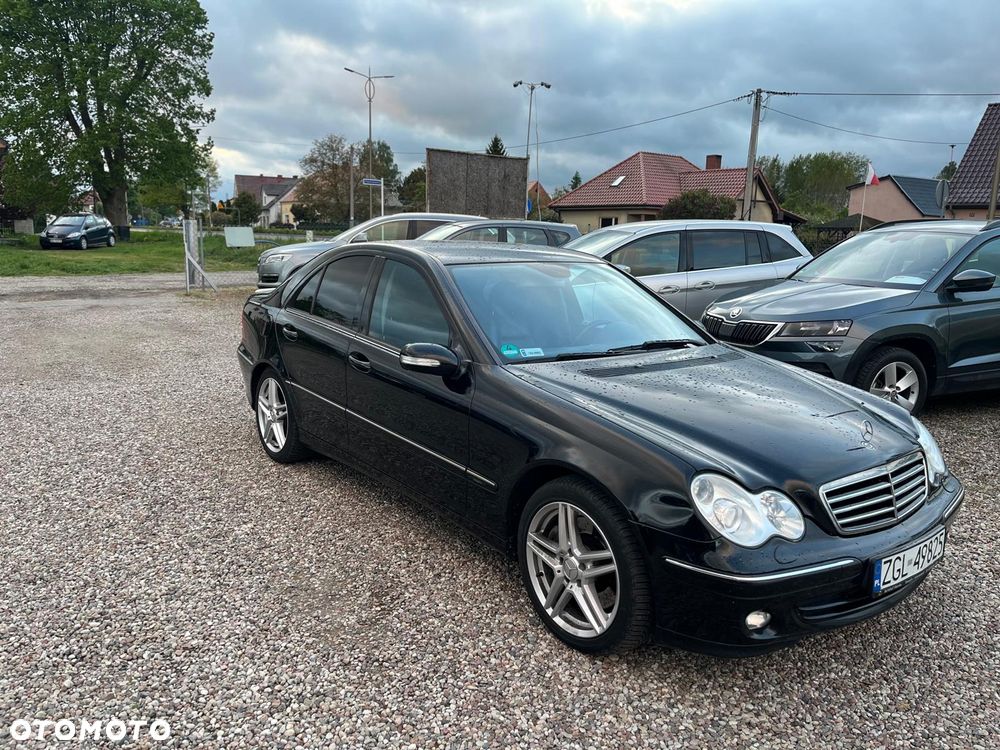 Mercedes-Benz Klasa C 180 Kompressor Automatik Avantgarde Sport Edition - 3