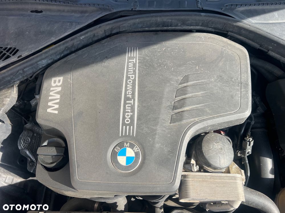 BMW Seria 3 320i xDrive - 14