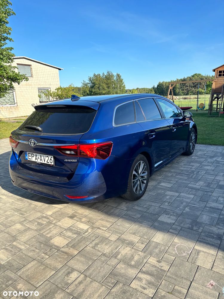 Toyota Avensis 1.8 Premium - 18