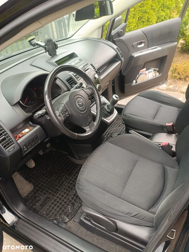 Mazda 5 - 11