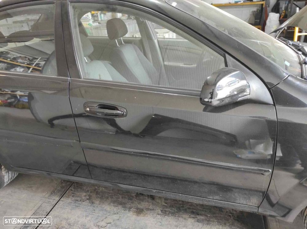 PORTA FRENTE DIREITA CHEVROLET LACETTI CDX - 2
