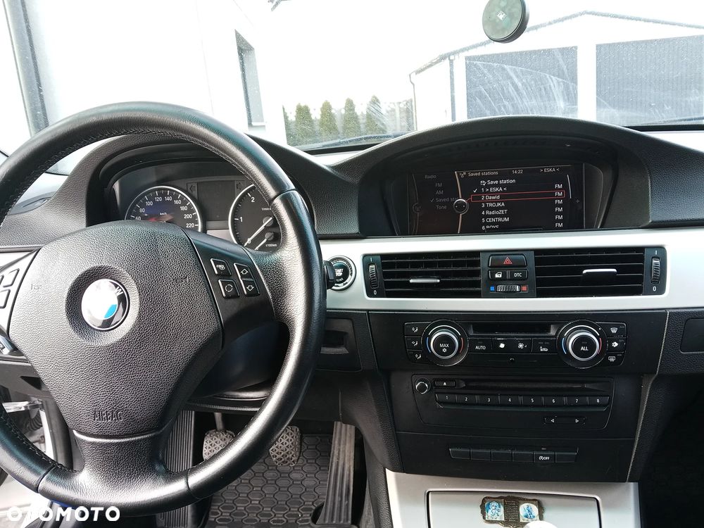 BMW Seria 3 318d - 11