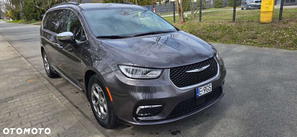 Chrysler Pacifica - 2