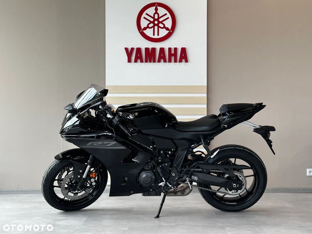 Yamaha R7 - 1