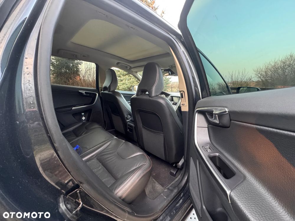 Volvo XC 60 2.4D AWD Summum - 6