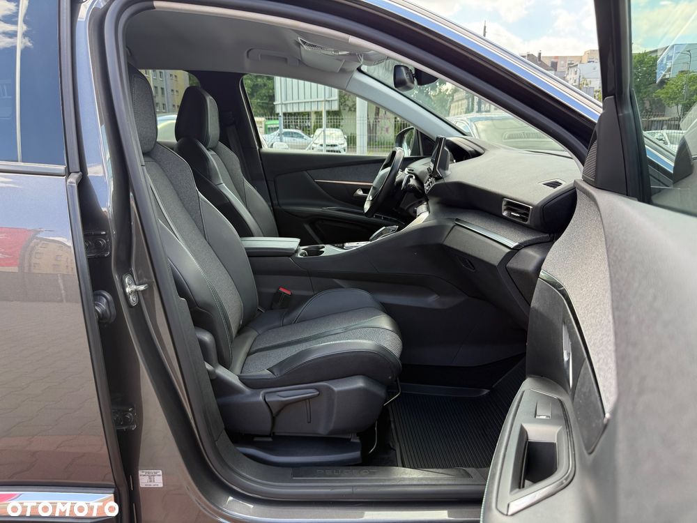 Peugeot 3008 1.5 BlueHDi Allure Pack S&S EAT8 - 19