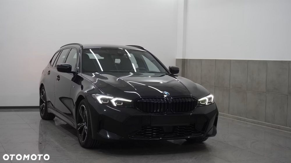 BMW Seria 3 330i xDrive M Sport - 1