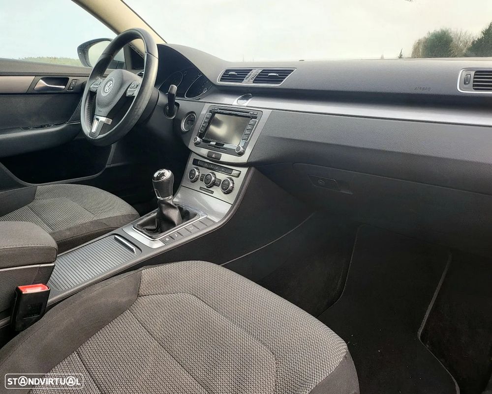VW Passat Variant 1.6 TDI BlueMotion - 15
