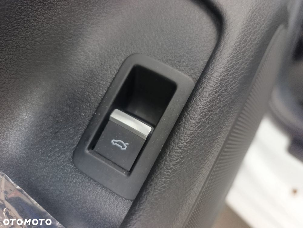 Audi A4 Avant 35 TDI Sport S tronic - 30