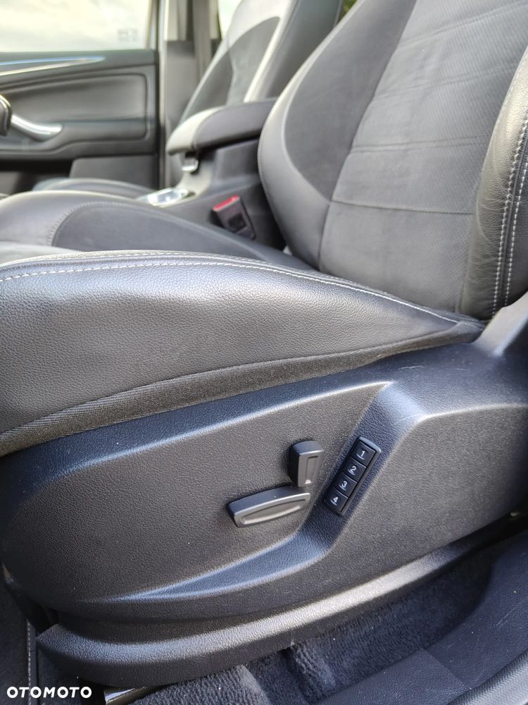 Ford S-Max 2.0 TDCi DPF Titanium X - 21