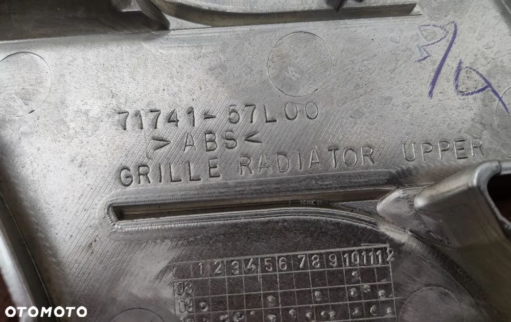 Atrapa Gril Grill znaczek Suzuki Kizashi 2009- - 7