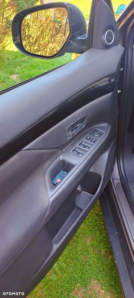 Mitsubishi Outlander 2.0 Intense + SDA 4WD CVT - 15