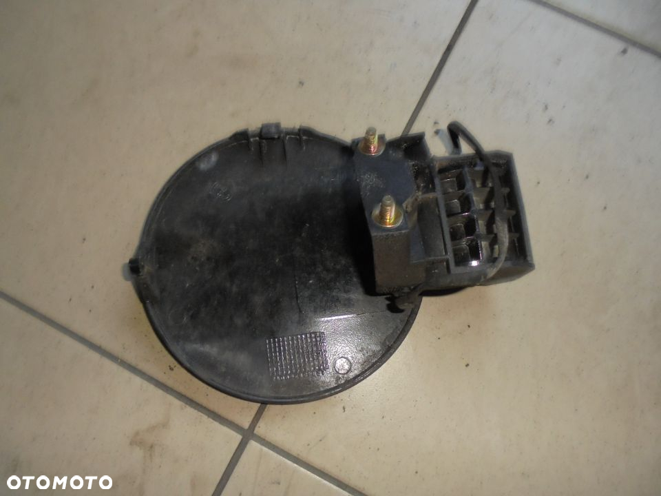 KLAPKA WLEWU PALIWA ALFA 147 LIFT 3D NERO 601 - 2