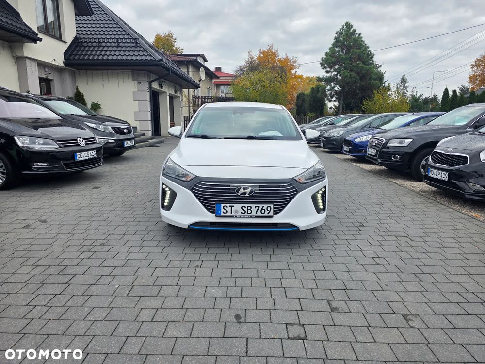 Hyundai IONIQ - 10