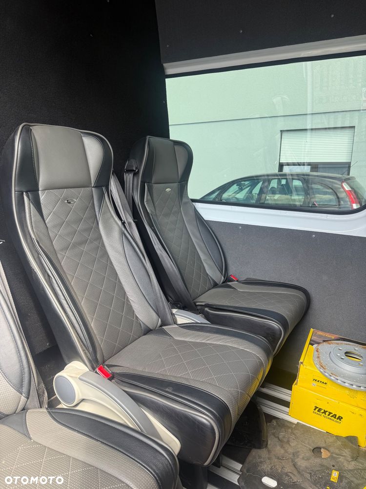 Mercedes-Benz Sprinter - 15