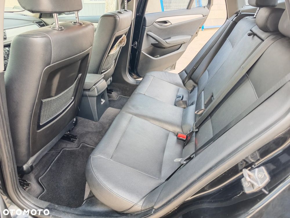 BMW X1 xDrive18d - 12