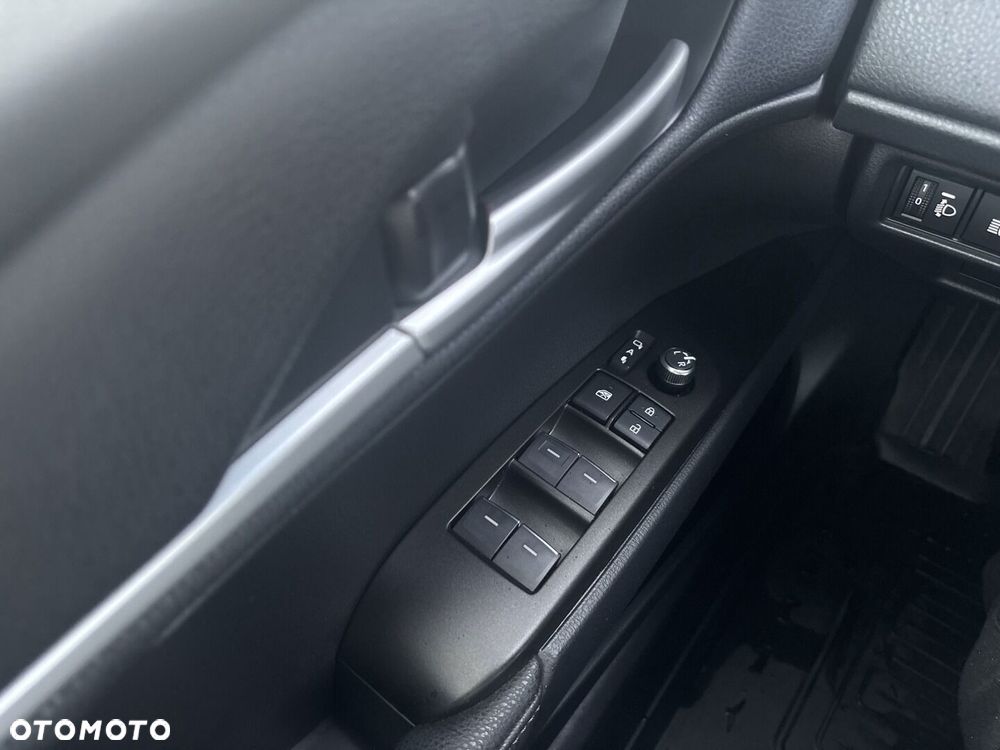 Toyota Camry - 19