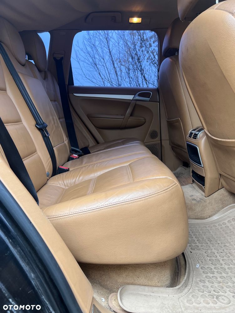 Porsche Cayenne - 29