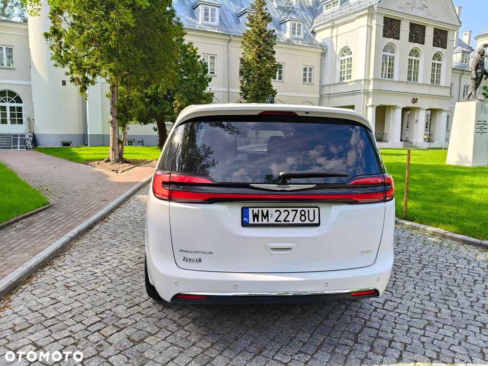 Chrysler Pacifica - 18