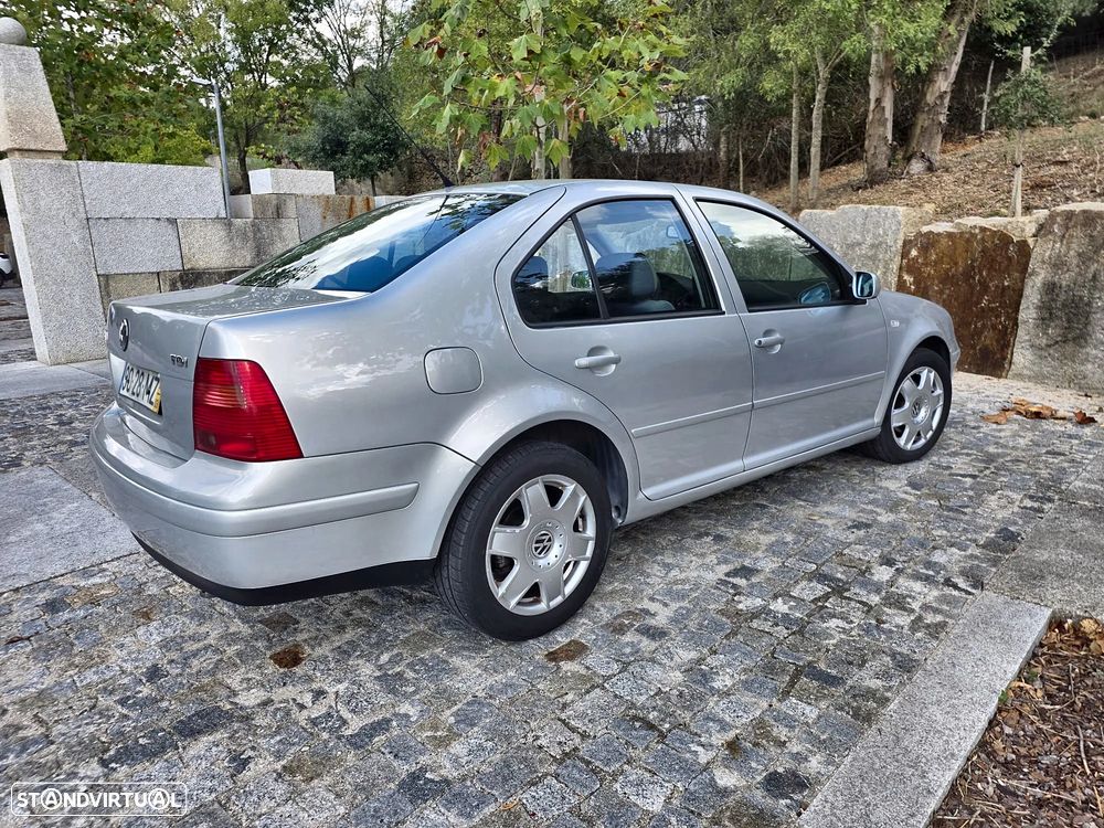 VW Bora 1.9 TDi Highline - 3