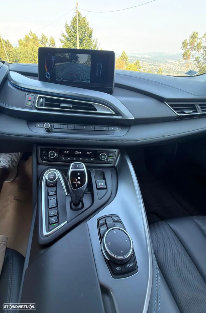 BMW i8 Standard - 8