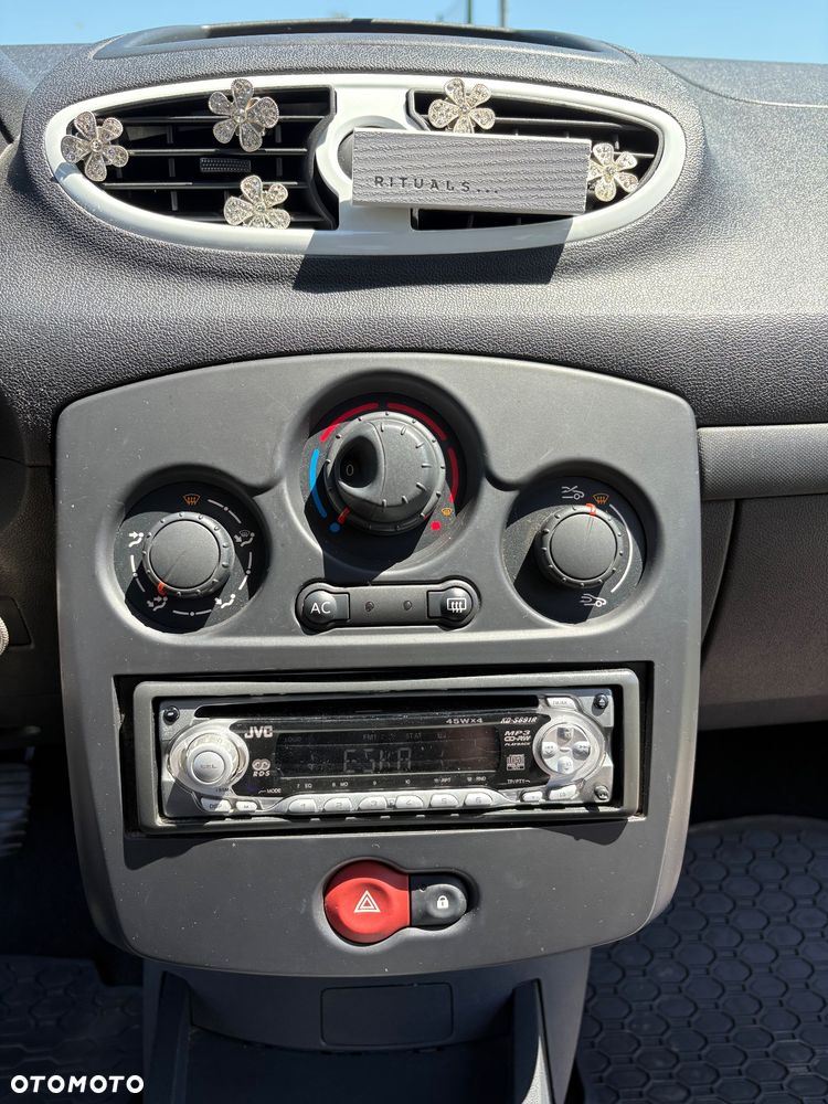 Renault Clio 1.2 16V Campus Authentique - 16