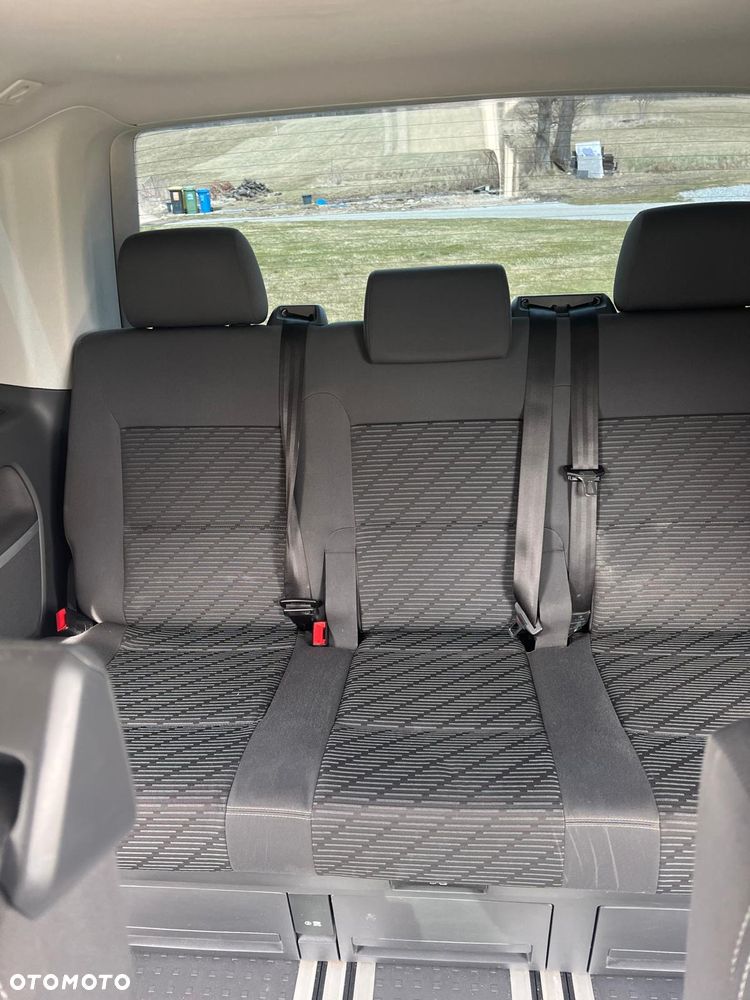 Volkswagen Multivan - 9