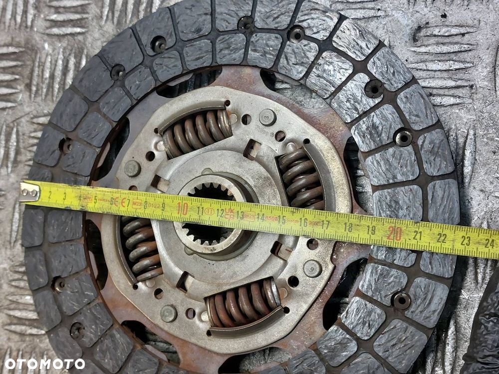 SPRZĘGŁO TARCZA + DOCISK + ŁOŻYSKO OPOROWE TOYOTA AVENSIS T25 2.0 16V - 10