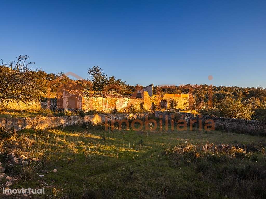 Casa com terreno para reabilitação urbana em Santa Bárbara de Nexe,... - Grande imagem: 2/20