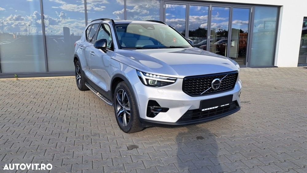 Volvo XC 40 B4 AT FWD MHEV Ultra Dark - 4
