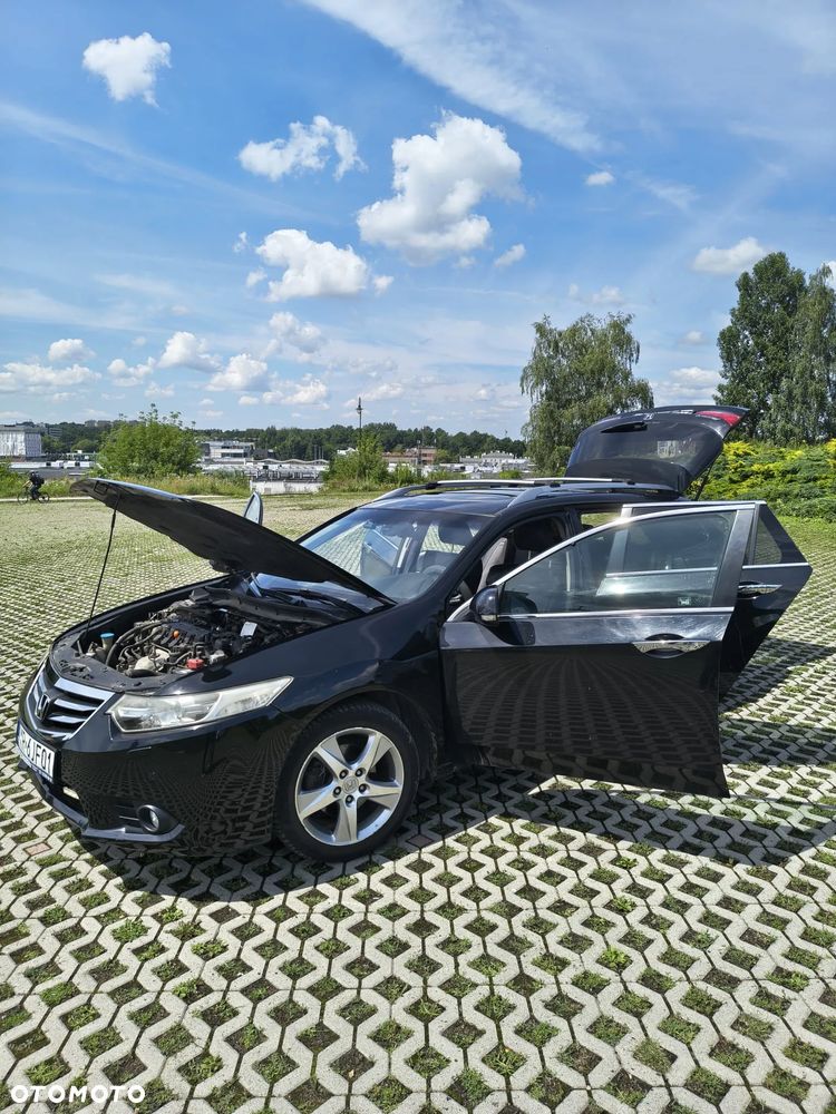 Honda Accord 2.0 Executive Nav - 17