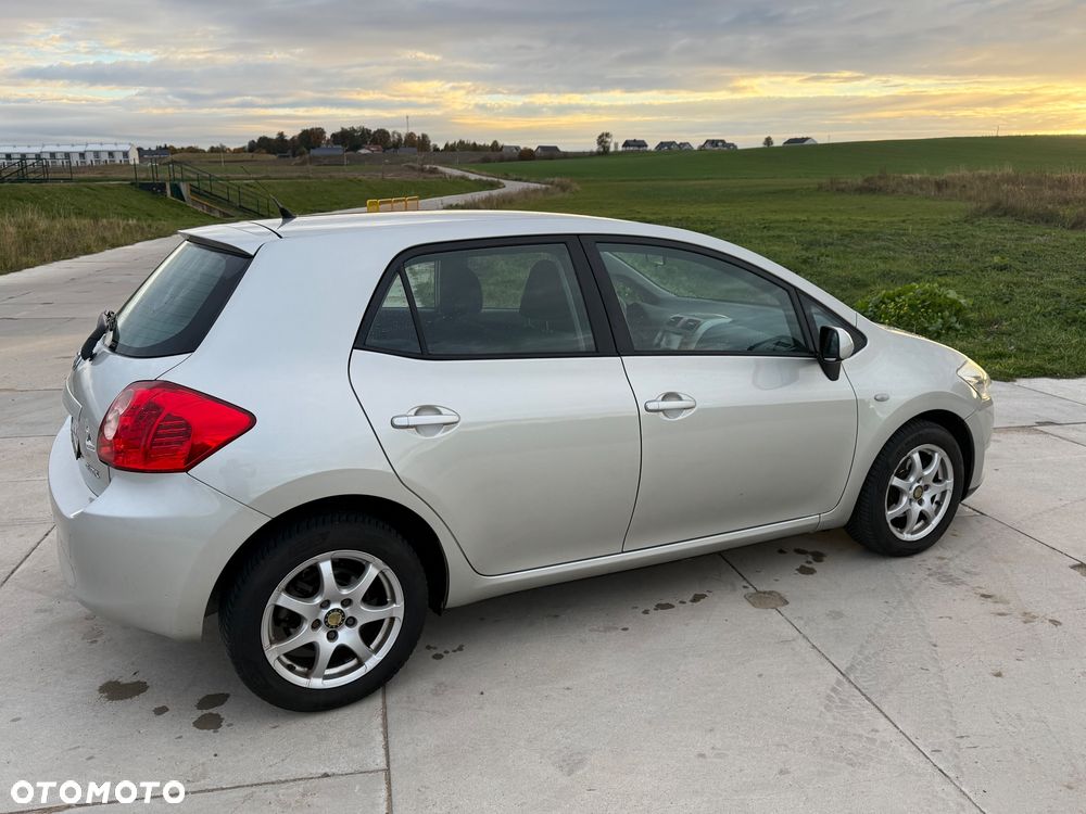 Toyota Auris 1.6 VVT-i Team - 8