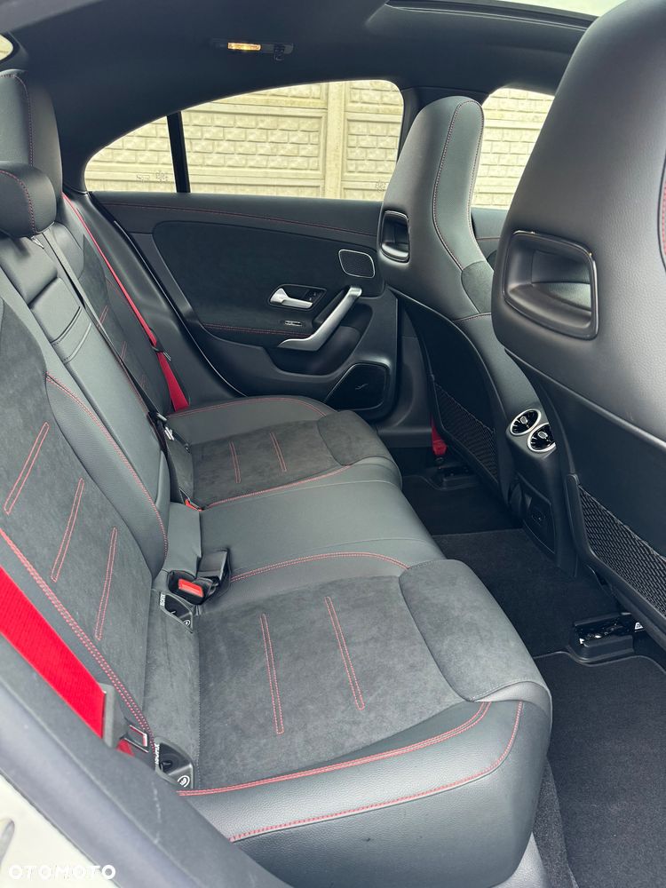 Mercedes-Benz CLA AMG 35 4Matic AMG Speedshift 8G-DCT AMG Line Advanced Plus - 32