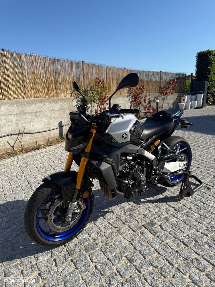 Yamaha MT-09 - 1