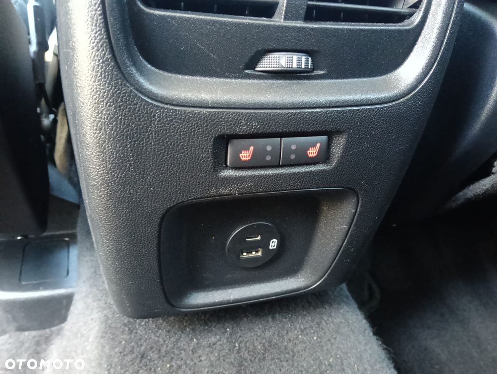 Ford Kuga - 19