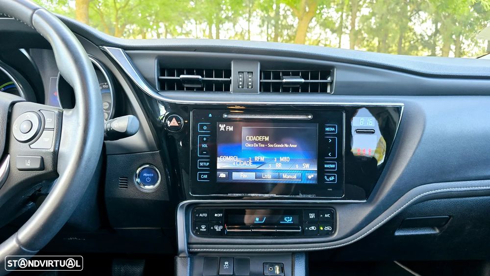 Toyota Auris 1.8 HSD Comfort +P.Techno+P.Sport - 44