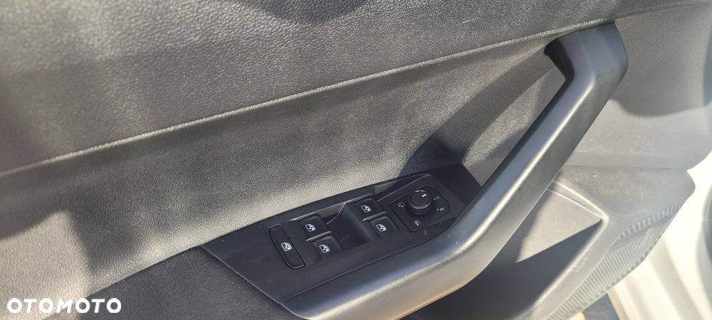 Volkswagen Polo 1.6 TDI Comfortline - 24