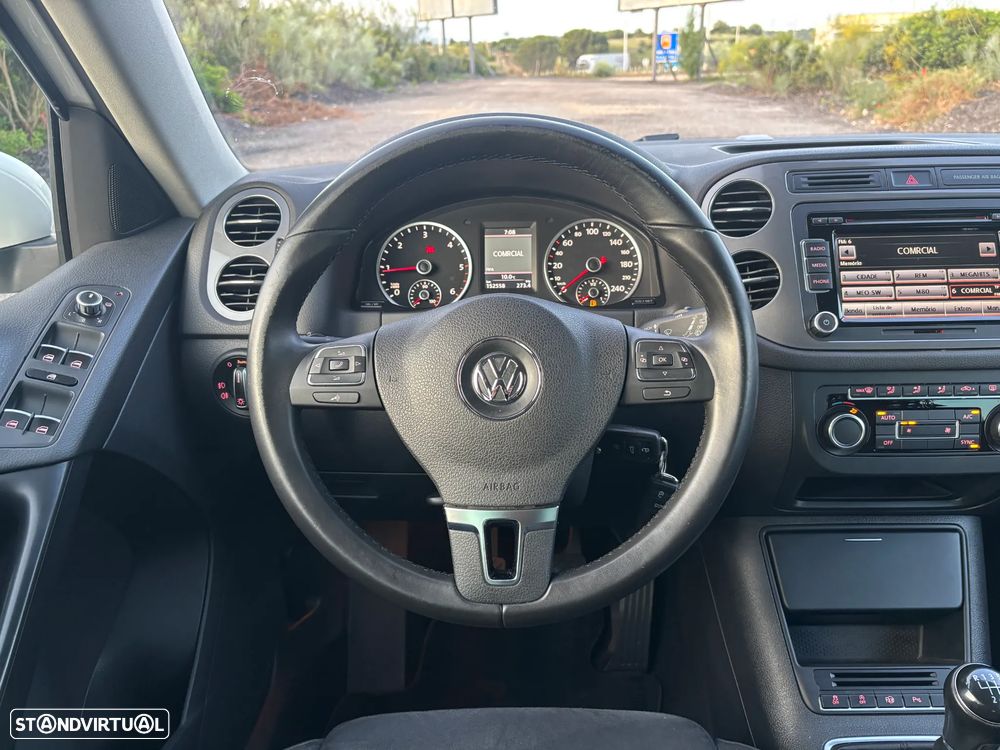 VW Tiguan 2.0 TDi Sport BlueMotion - 17