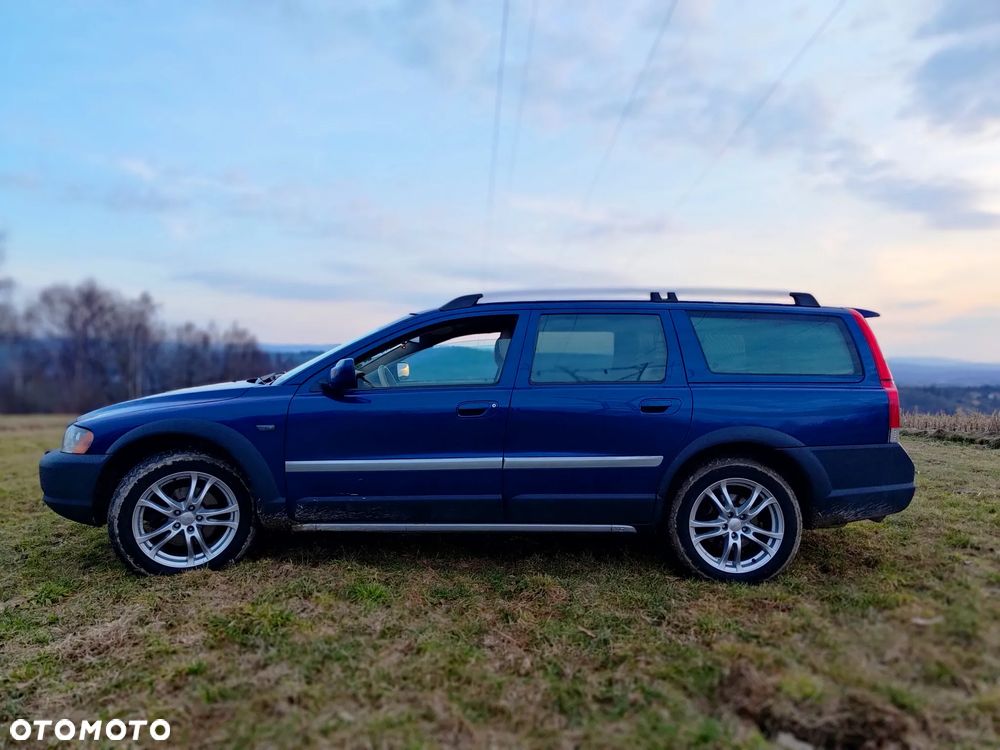Volvo XC 70 2.4D5 AWD Ocean Race - 2