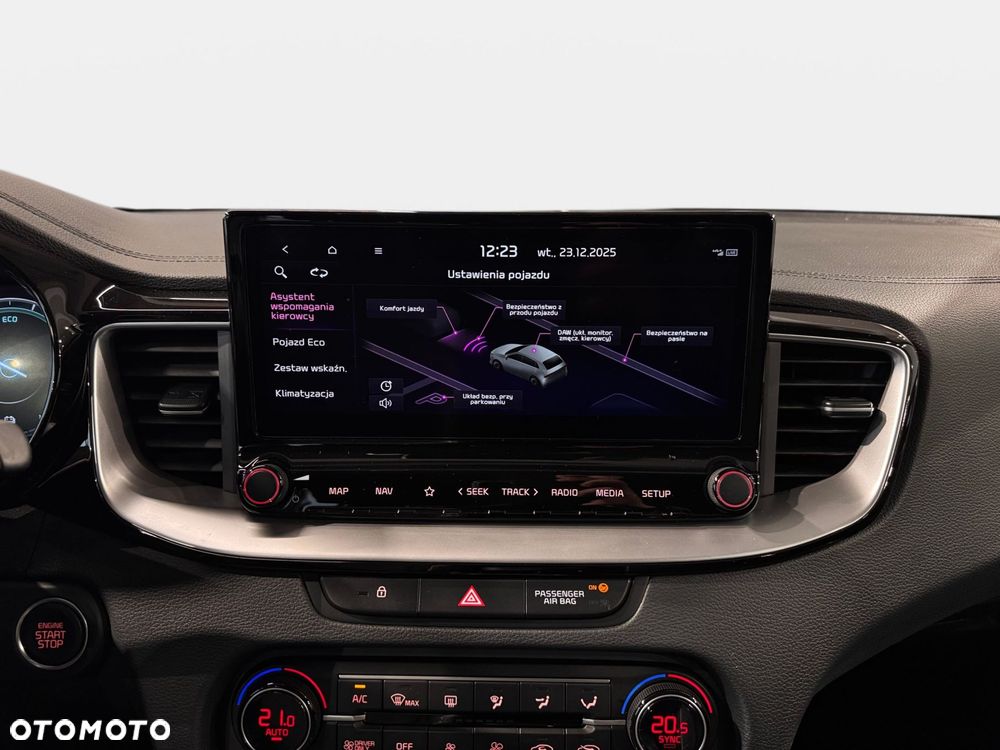 Kia XCeed - 25